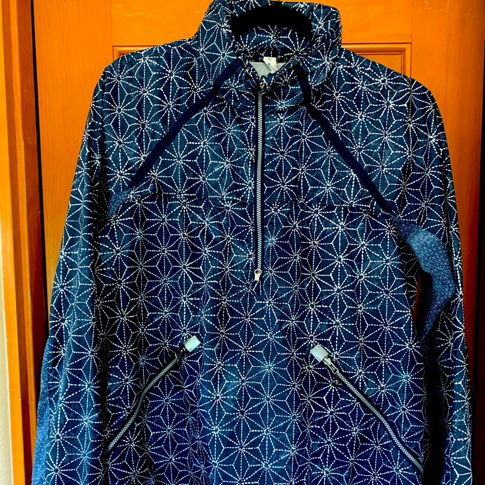 Lululemon patterned windbreaker size 10